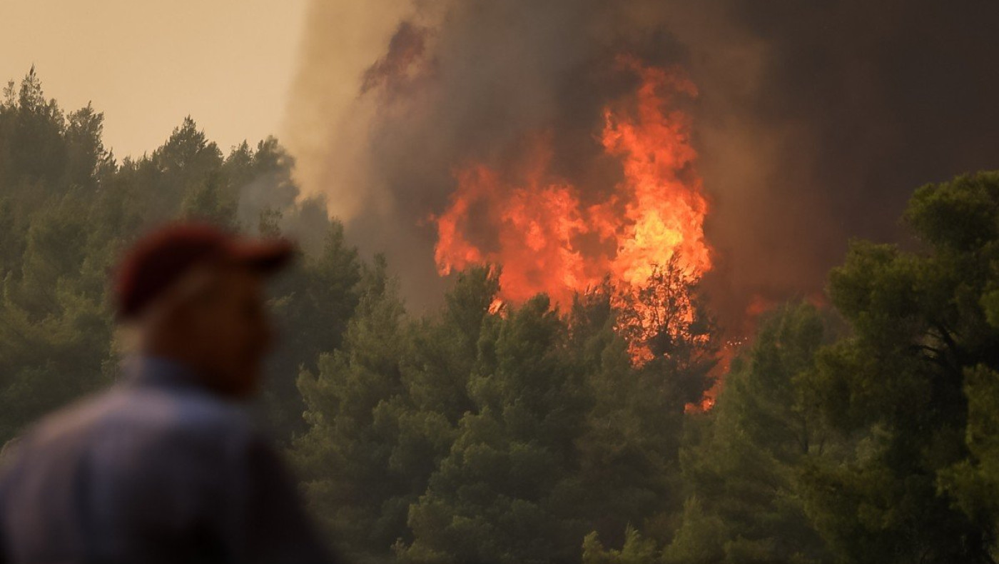 Θεσσαλονίκη: Μεγάλη φωτιά σε χωματερή στον Εύοσμο - Εμπρησμό καταγγέλλει ο δήμαρχος