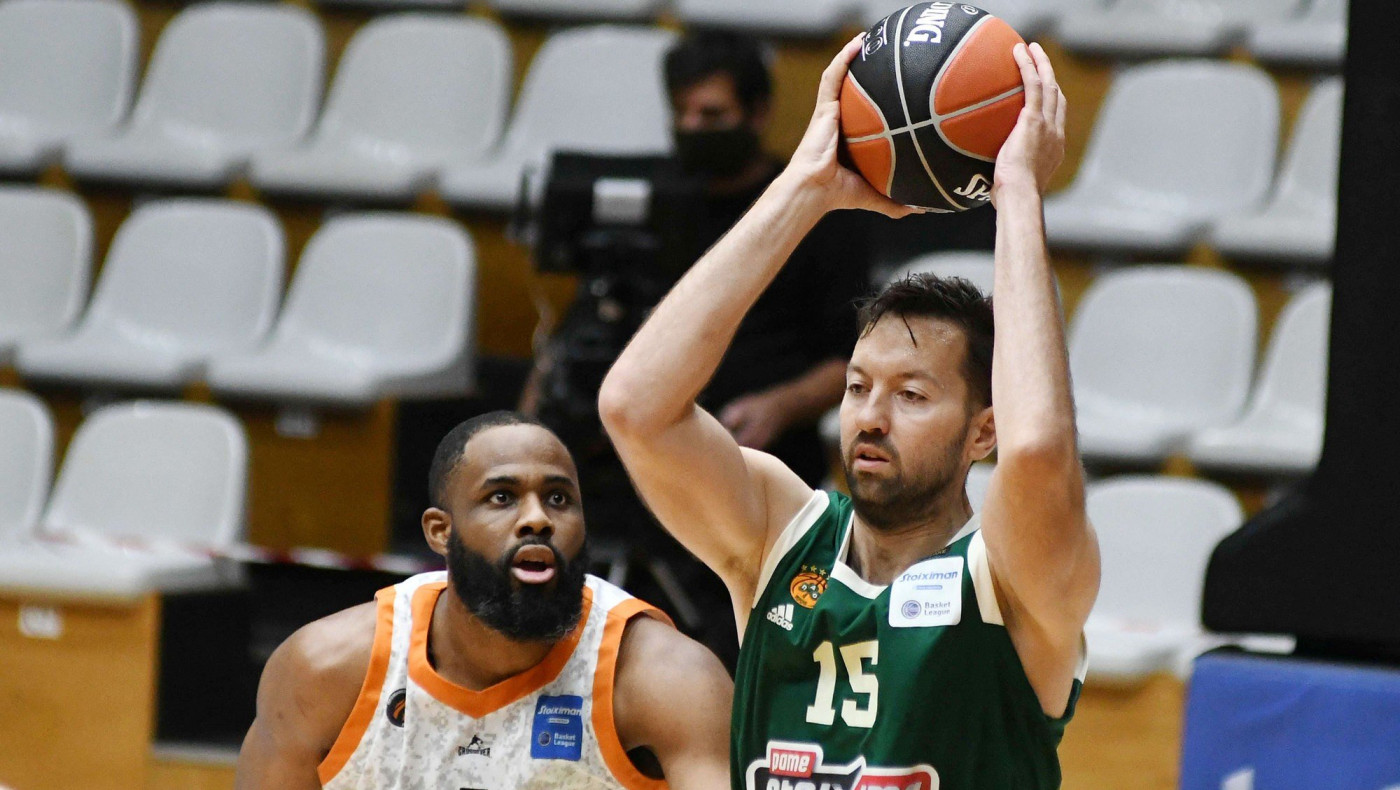 Ο Ηρακλής θέλει δίδυμο σέντερ με Ρέτζι Λιντς και Ίαν Βουγιούκα-Πήρε και Χαριτόπουλο