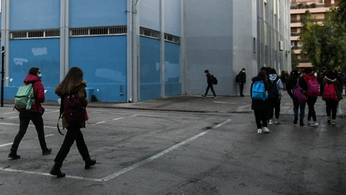 Φωτιές: Voucher 200 ευρώ και μεταγραφές για πληγέντες φοιτητές