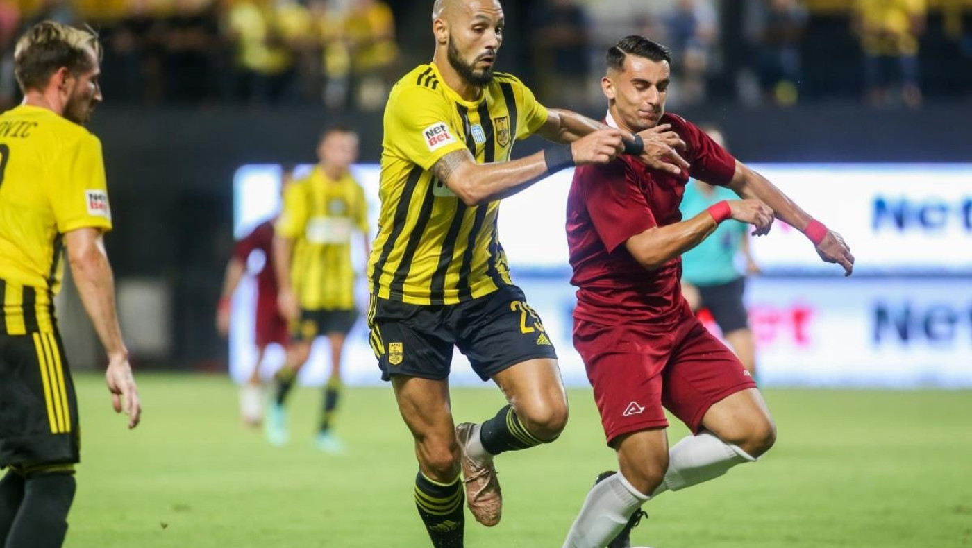 Τρομερός Μπεναλουάν: Προσέφερε δείπνο σε άστεγους μετά το φιλικό του Άρη