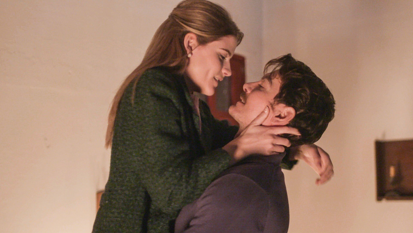 Άγριες Μέλισσες: Η εντυπωσιακή μεταμόρφωση της Δρόσως