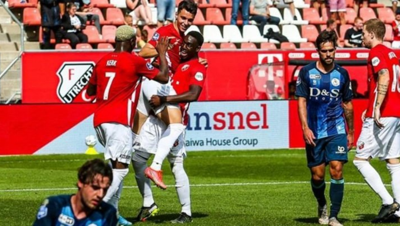 Γκολ στο ντεμπούτο του με την Ουτρέχτη πέτυχε ο Δουβίκας!