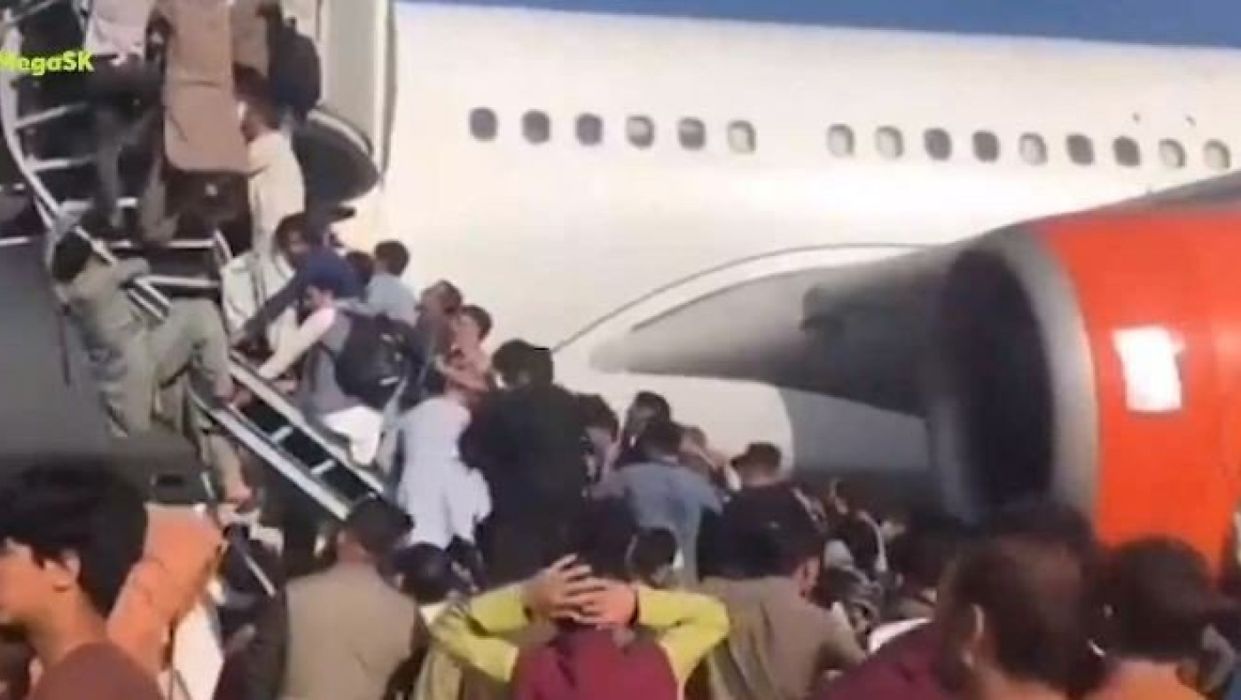 Αφγανιστάν: Ποδοπατήθηκαν γυναικόπαιδα έξω από το αεροδρόμιο