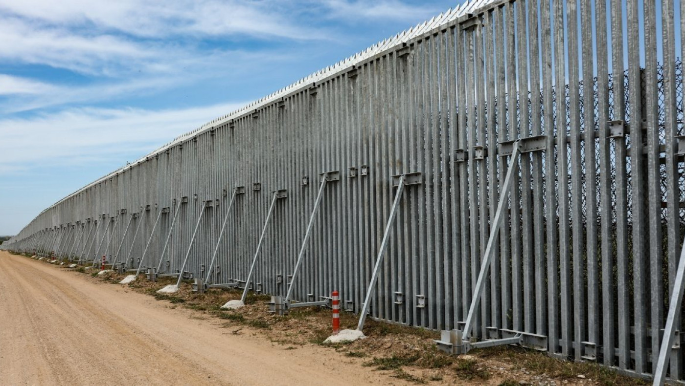 Έβρος: Ολοκληρώνεται ο φράχτης - Αποκλειστικά πλάνα