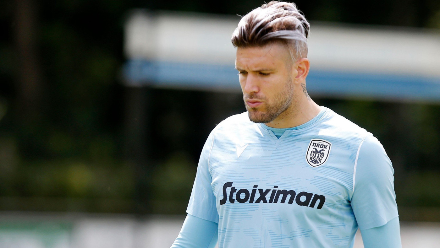 Ο Πασχαλάκης σε ρόλο κομμωτή!