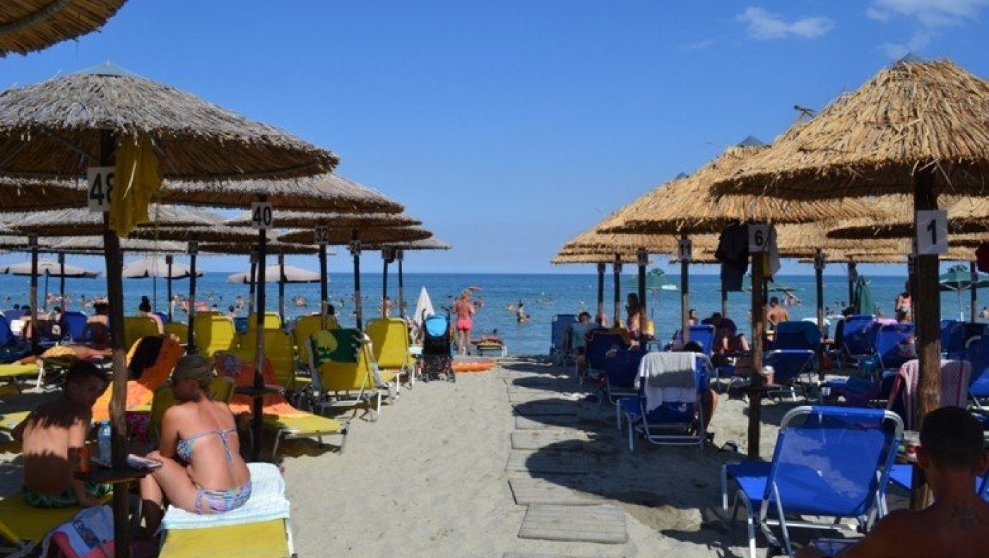 Κατερίνη: Ήρθαν στα χέρια για μια ξαπλώστρα