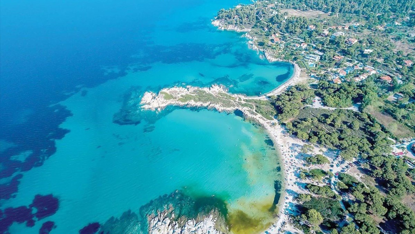 Χαλκιδική: Καταγγελία μητέρας ότι beach bar της απαγόρευσε να ταΐσει τα παιδιά της στην παραλία