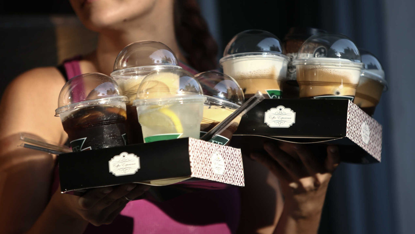 Πότε πρέπει να πίνετε τον τελευταίο καφέ για να κοιμάστε καλά το βράδυ;