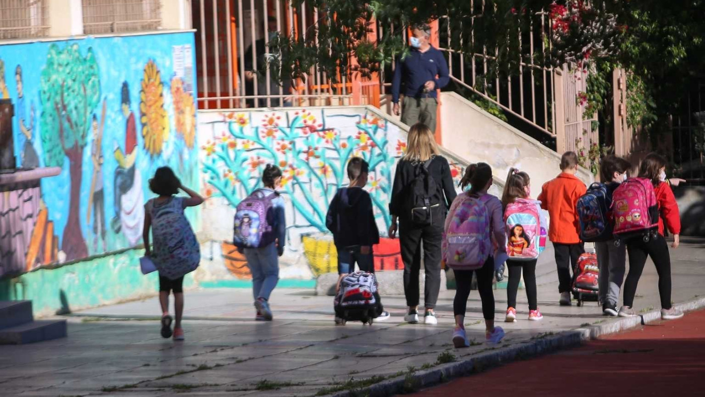 «Δύσκολο να κρατήσουμε τα σχολεία ανοιχτά από τον Δεκέμβριο και μετά»