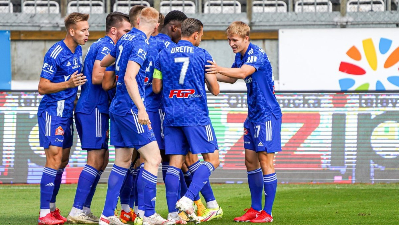 Χαριζακλής: Αουτσάιντερ η Ολομουτς των 16 γκολ;