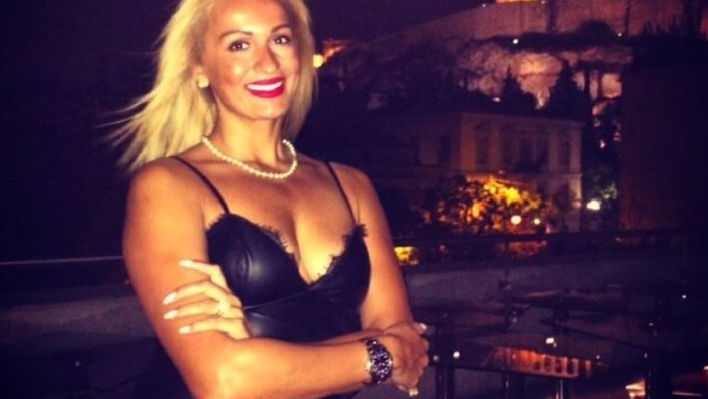 Εξ απορρήτων: Η ξανθιά καλλίγραμμη δημοσιογράφος που ήταν μαζί με τον Μαρινάκη!