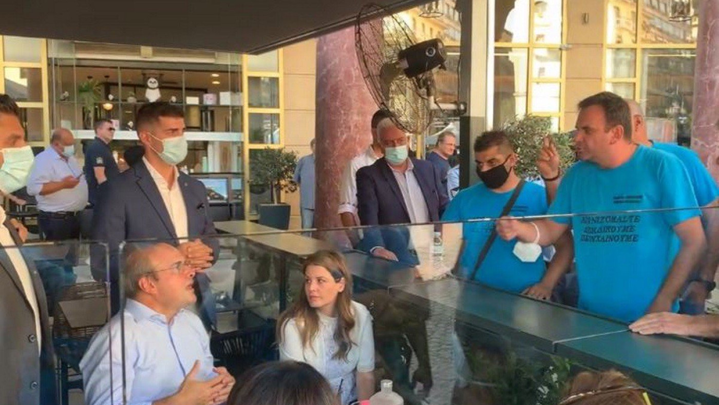 Θεσσαλονίκη: Απίστευτο σκηνικό με Χατζηδάκη! Του τα «έψαλαν» και έφυγε κακήν κακώς!