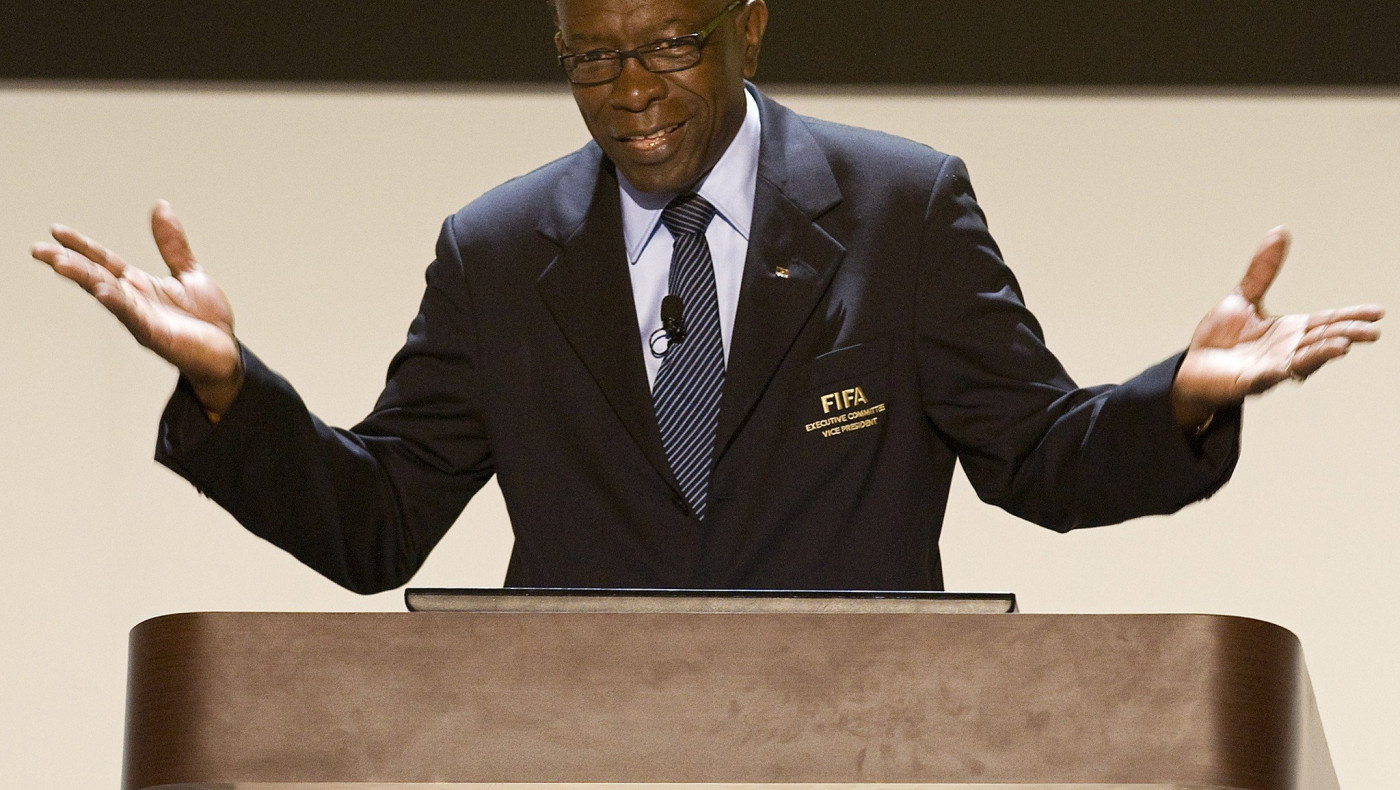 Μένει... «ορθάνοιχτο» το καπάκι του βόθρου