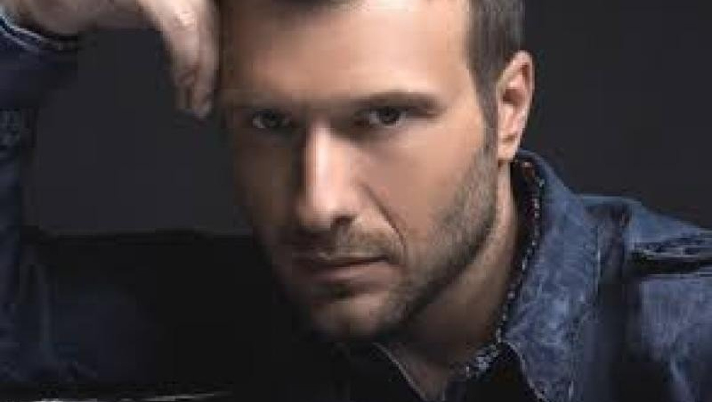 Γιάννης Πλούταρχος: Ο γάμος και το σκάνδαλο