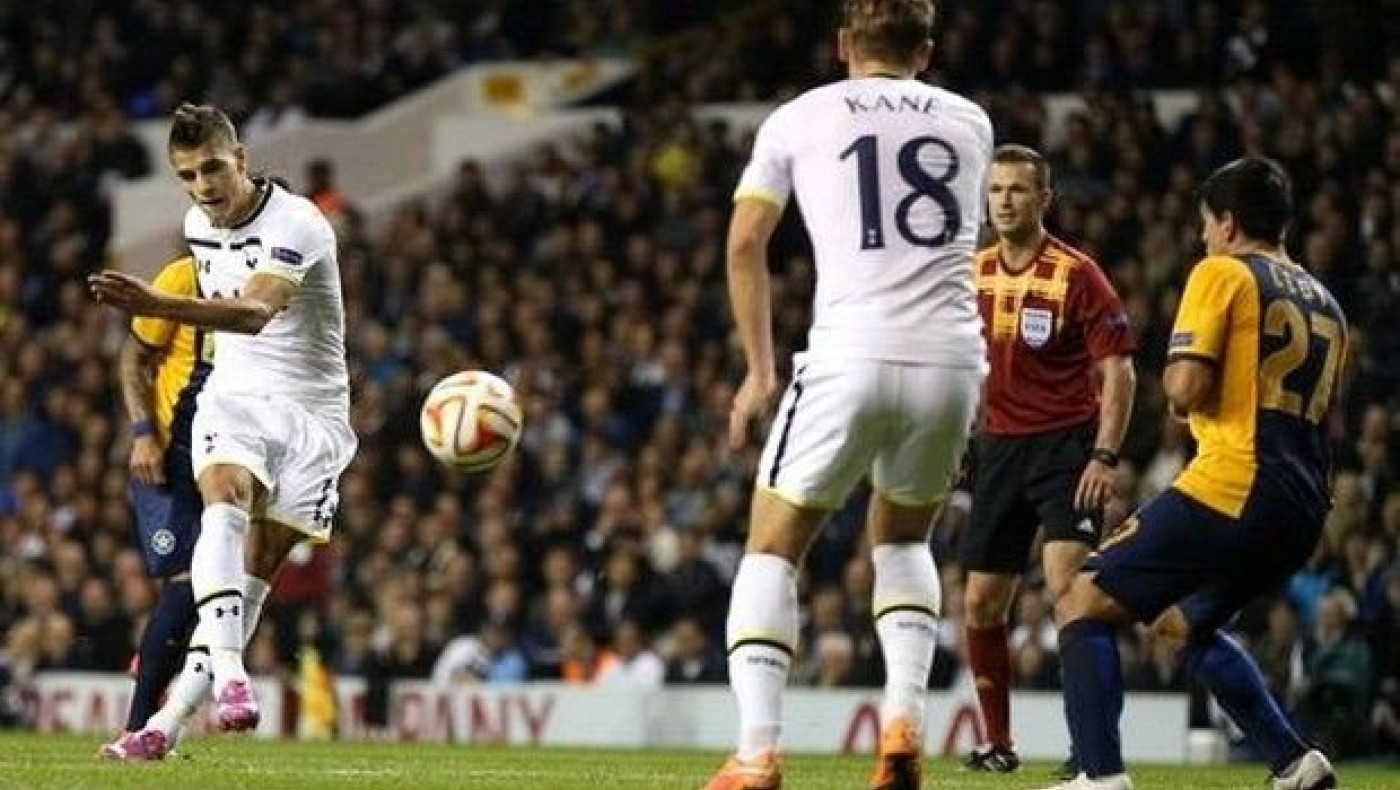 Η «μαγική ραμπόνα» του Λαμέλα τώρα και στο FIFA 15! (videos)