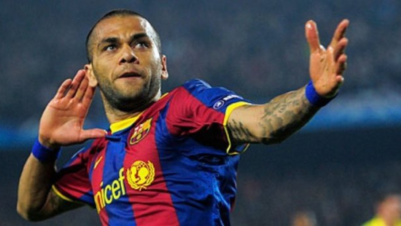 Ντάνι Άλβες: «Θα ήταν τιμή μου να παίξω στη Μίλαν»