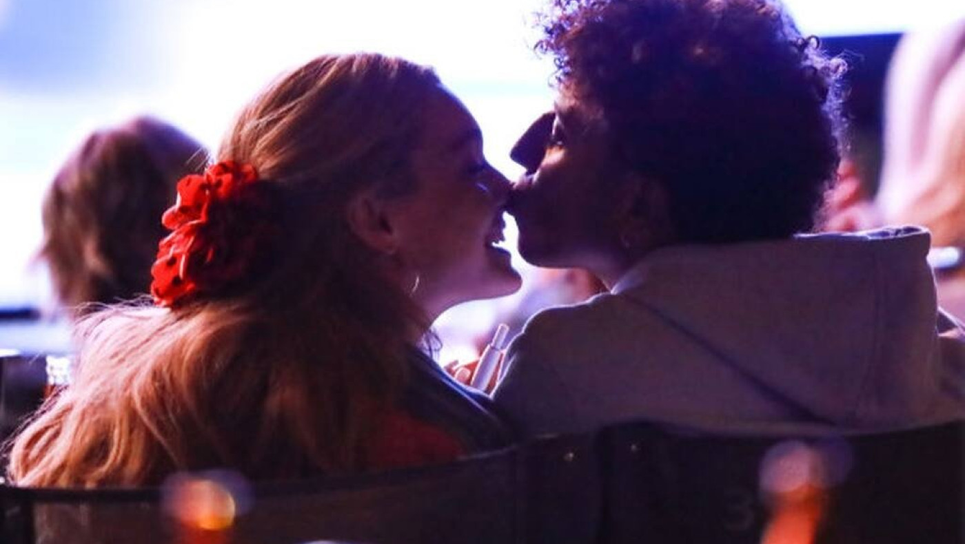 Ηρακλής Τσουζίνοφ – Μαρινέλα Ζύλα: «Καυτά» φιλιά στο θέατρο Άλσος