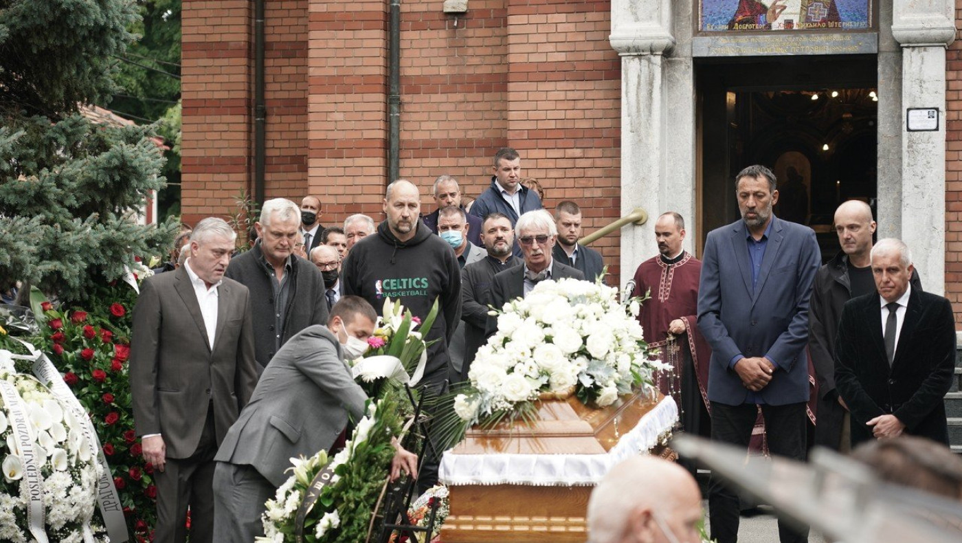 Όλοι οι θρύλοι ήταν εκεί και λύγισαν όλοι στο «αντίο» του Ίβκοβιτς