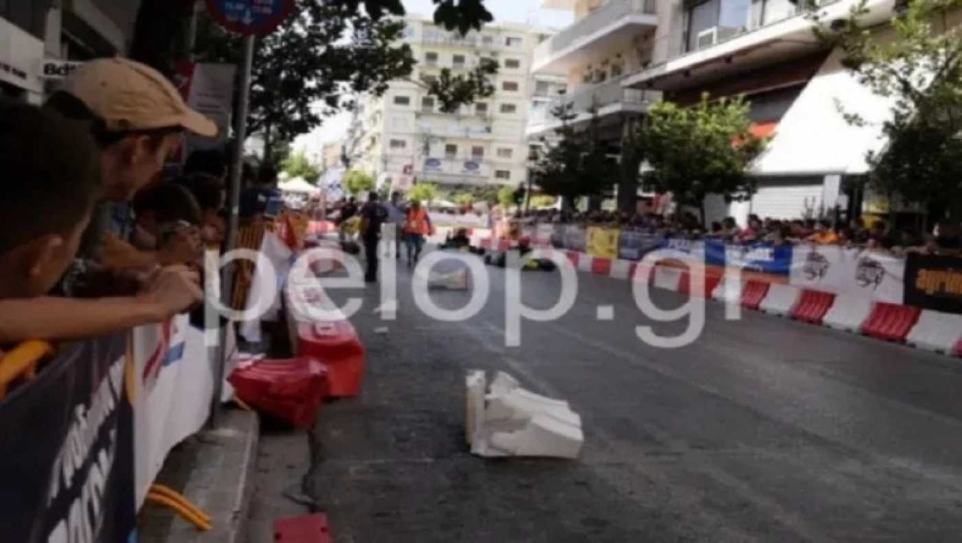 Πάτρα: Αγωνιστικό αυτοκίνητο έπεσε πάνω στα κάγκελα και τραυματίστηκε παιδί στο κεφάλι