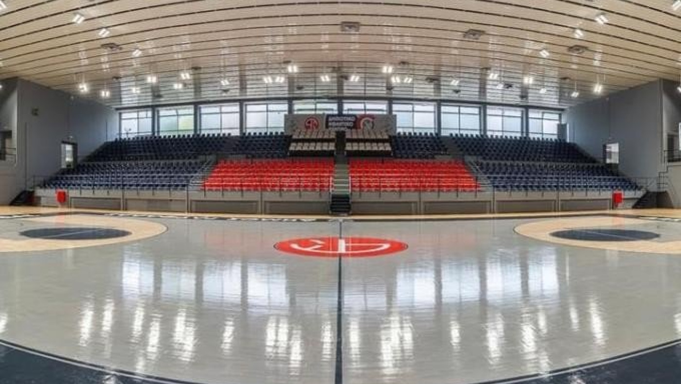 Το κλειστό της Γλυφάδας ανακαινίστηκε και έγινε αγνώριστο!