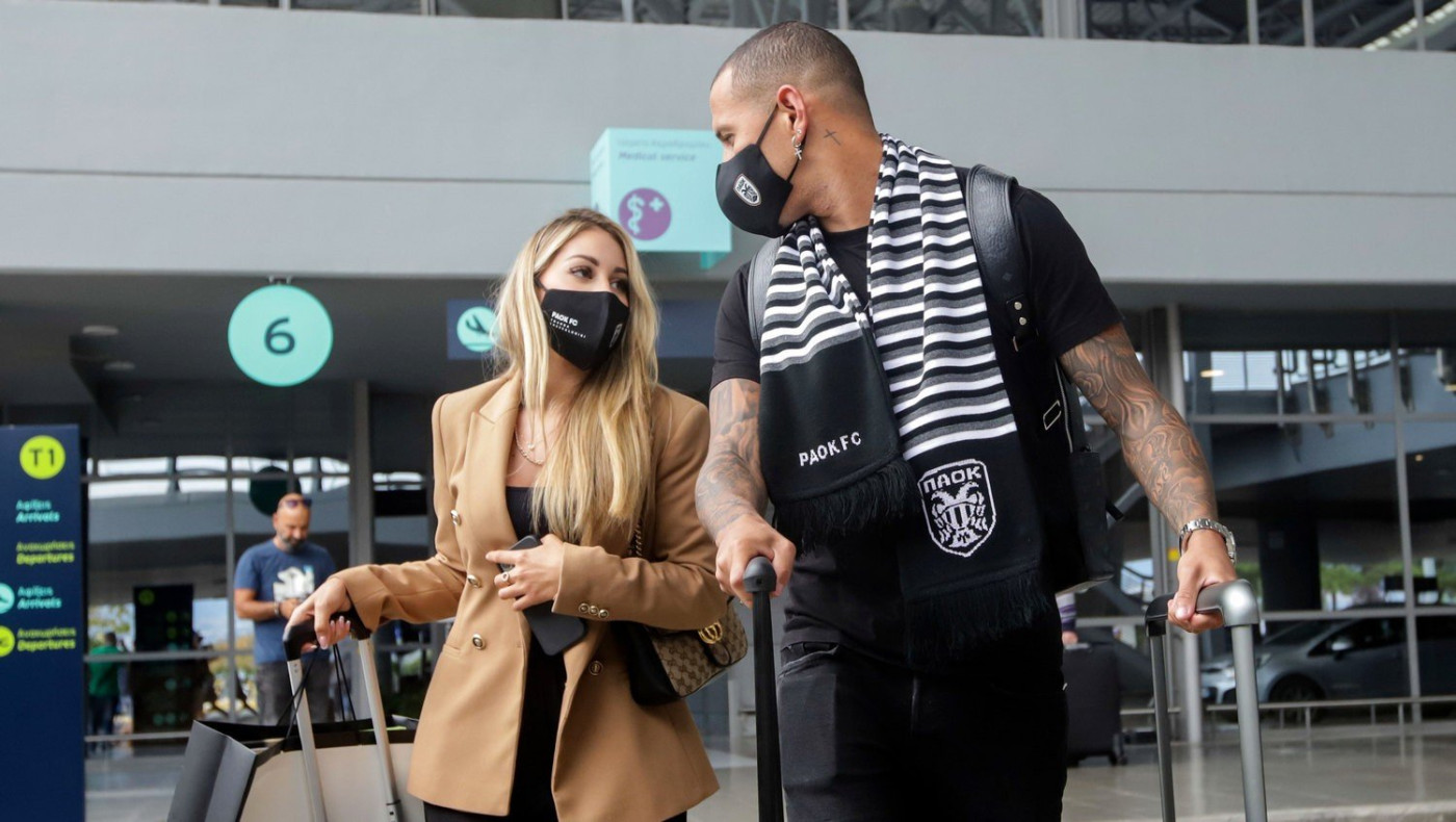 Η κυρία Σίντκλεϊ «απογείωσε» την Σαντορίνη