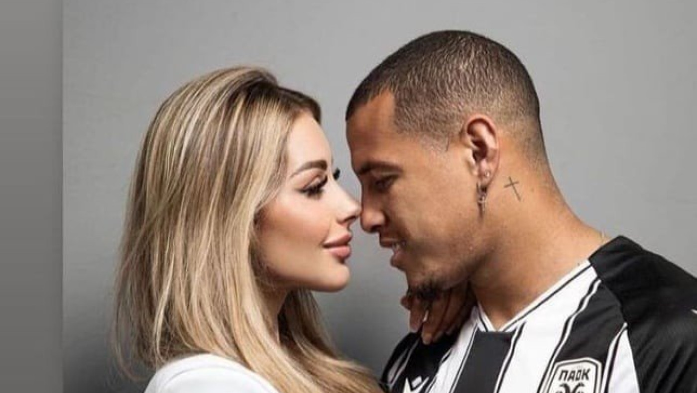 ΠΑΟΚ: Στη Σαντορίνη με τη σύντροφό του ο Σίντκλεϊ!