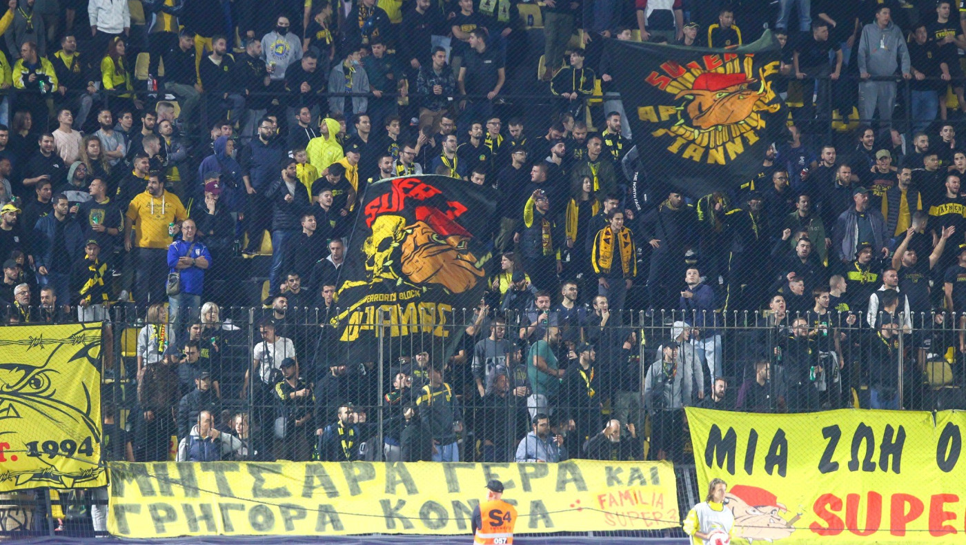 Αποδοκιμασίες έξω από το «Κλ.Βικελίδης» μετά την «γκέλα» του Αρη