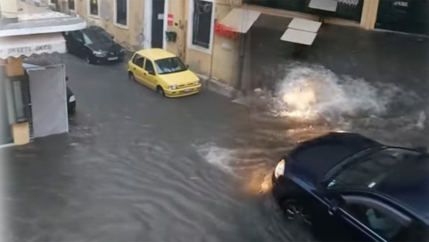 Η «Αθηνά» σαρώνει και αφήνει «πληγές» πίσω της, απ' όπου περνάει
