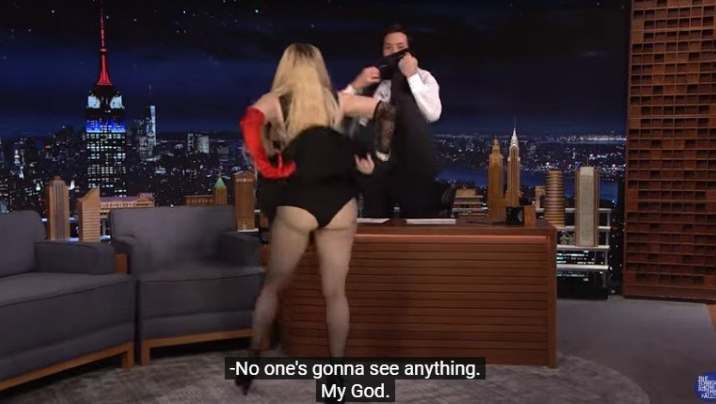 Η 63χρονη Μαντόνα έδειξε τον… πισινό της on camera στο Tonight Show!