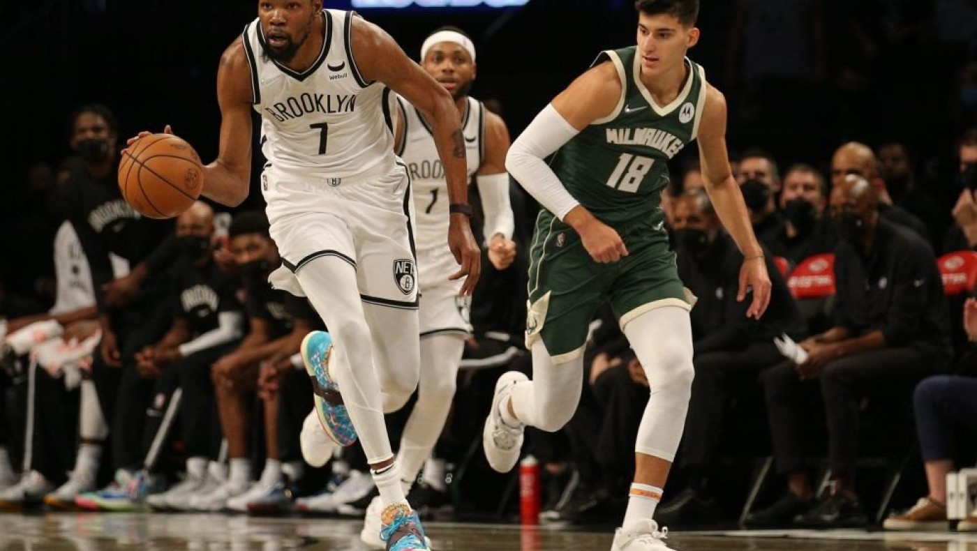 «Λιοντάρια» οι Μπακς των 9 παικτών με Θανάση και Καλαϊτζάκη κόντρα στους Νετς