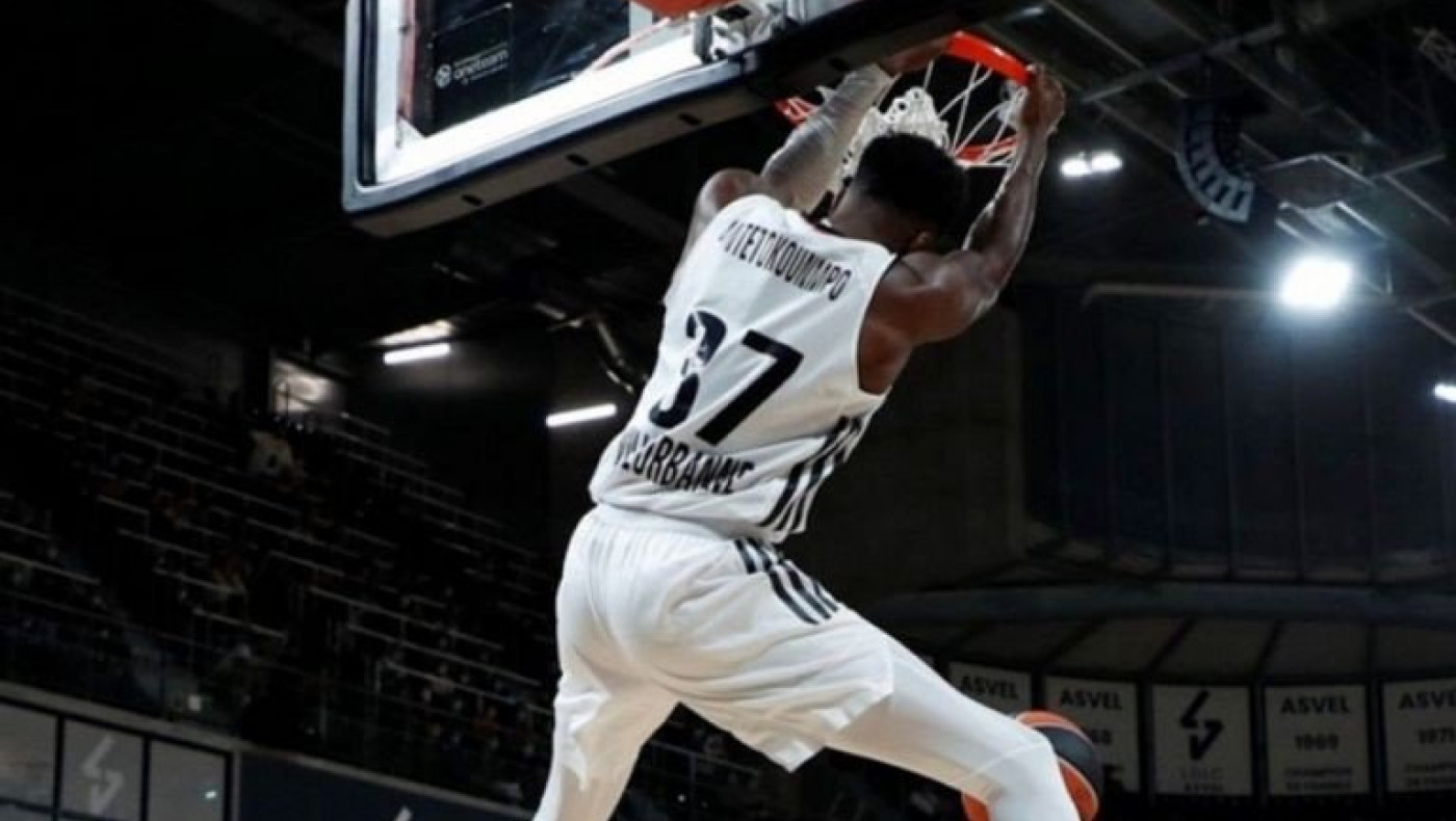 Στο πρωτοσέλιδο της «L' Equipe» ο Κώστας Αντετοκούνμπο