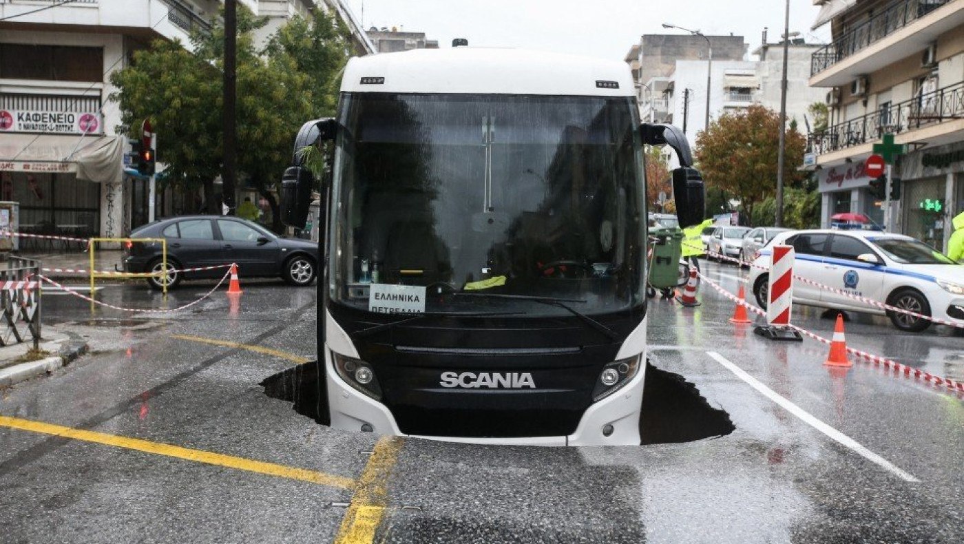 Δαρδαμανέλης: «Υπήρχε διαρροή από αγωγό, την ευθύνη η ΕΥΑΘ»