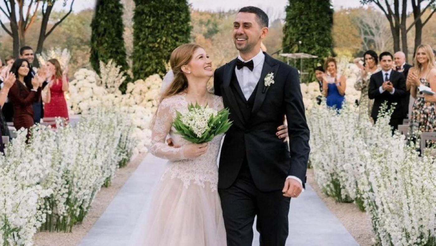 Ο γάμος της κόρης του Γκέιτς με δύο νυφικά και τελετή 2 εκατομμύριων!