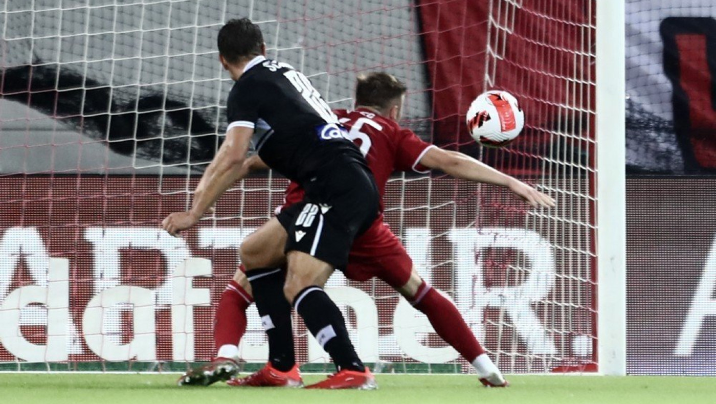 Διαμαρτυρίες των ανθρώπων του ΠΑΟΚ για το χέρι του Ρέαμπτσιουκ