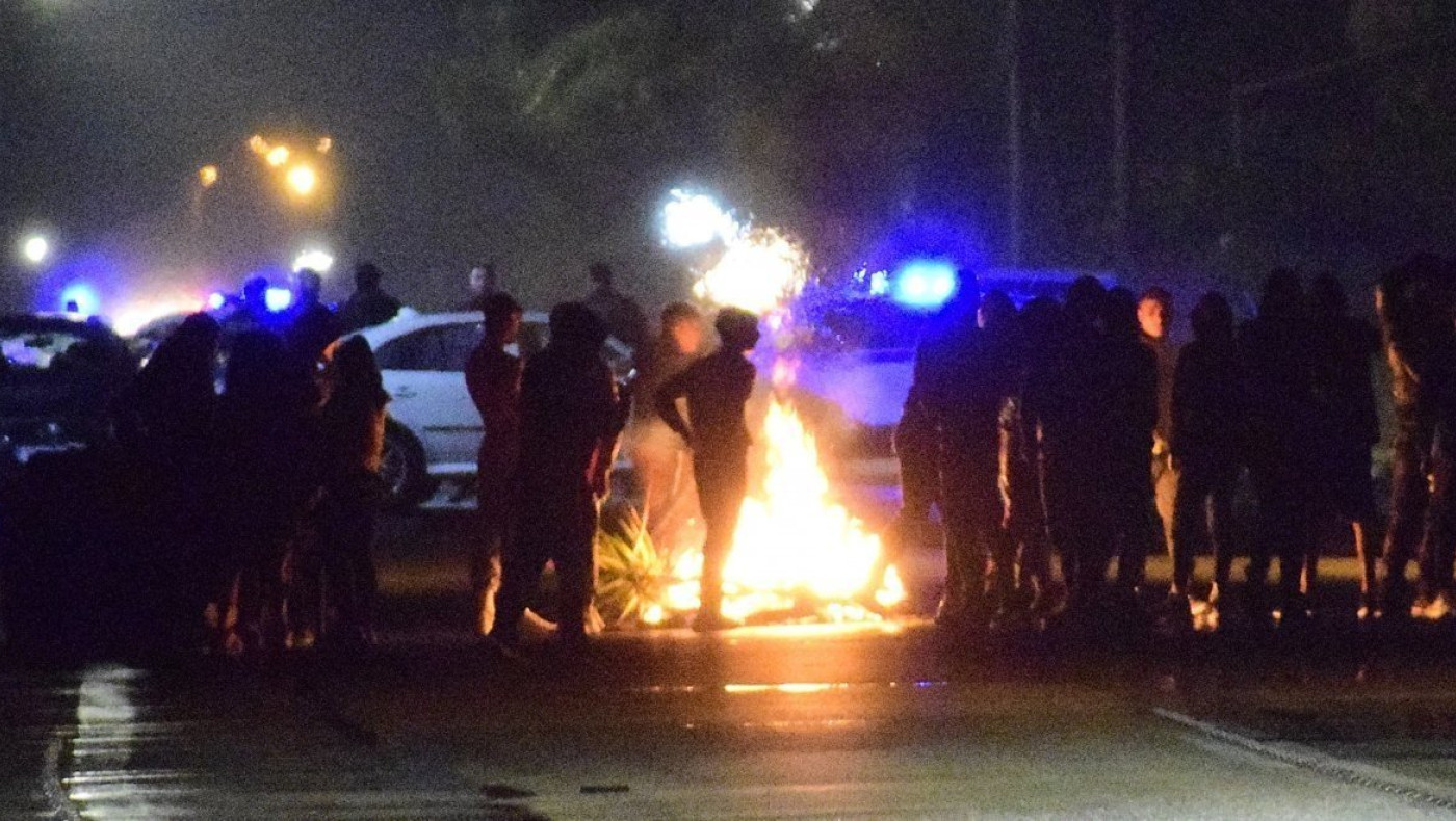 Μέγαρα: Ρομά πυροβόλησαν με καραμπίνες αστυνομικούς -Τέσσερις τραυματίες