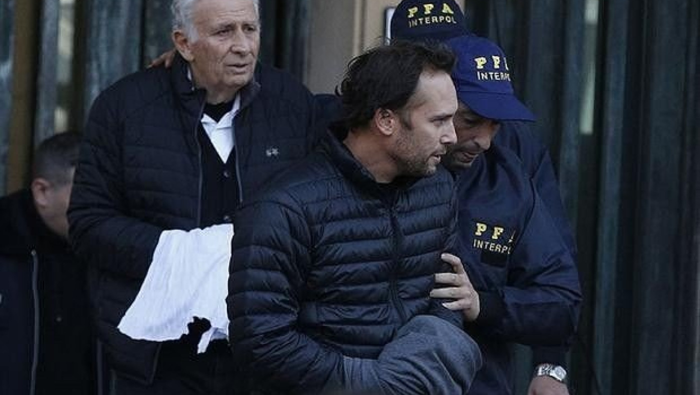 Σε κατ' οίκον περιορισμό και όχι δολοφονημένοι!