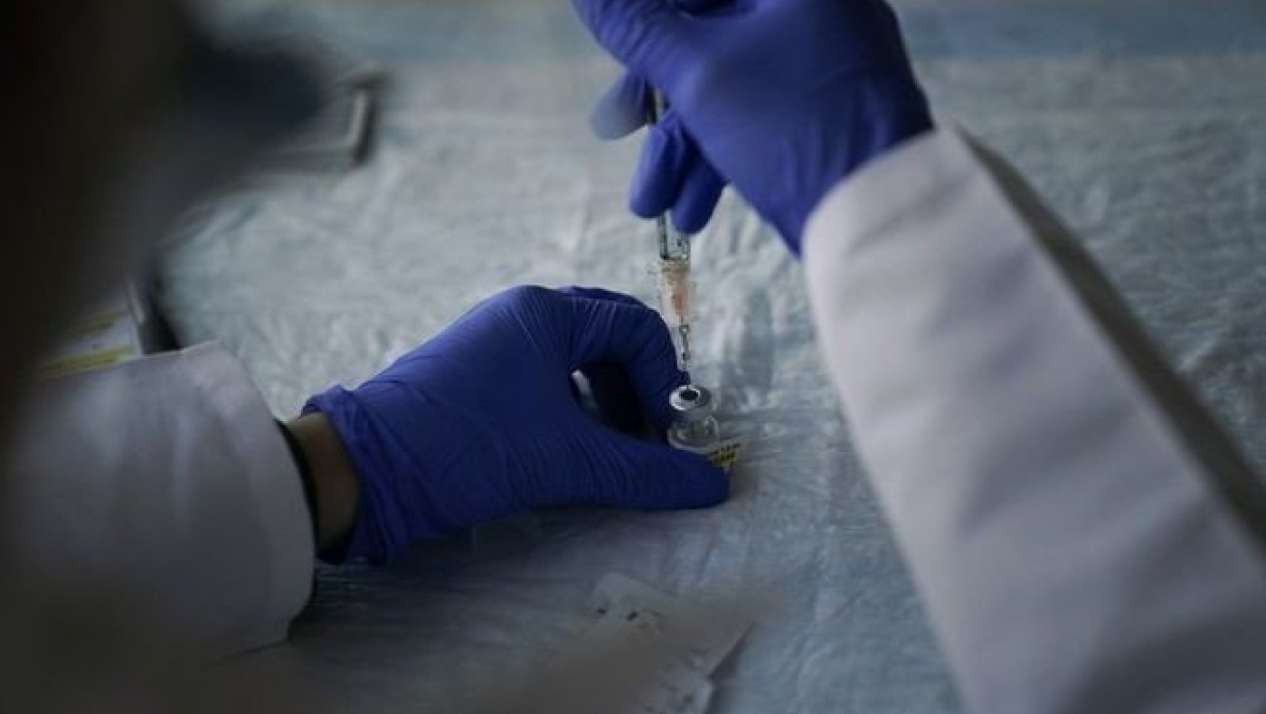 «Δεν μπορούμε να εμβολιάζουμε τον πλανήτη κάθε έξι μήνες»