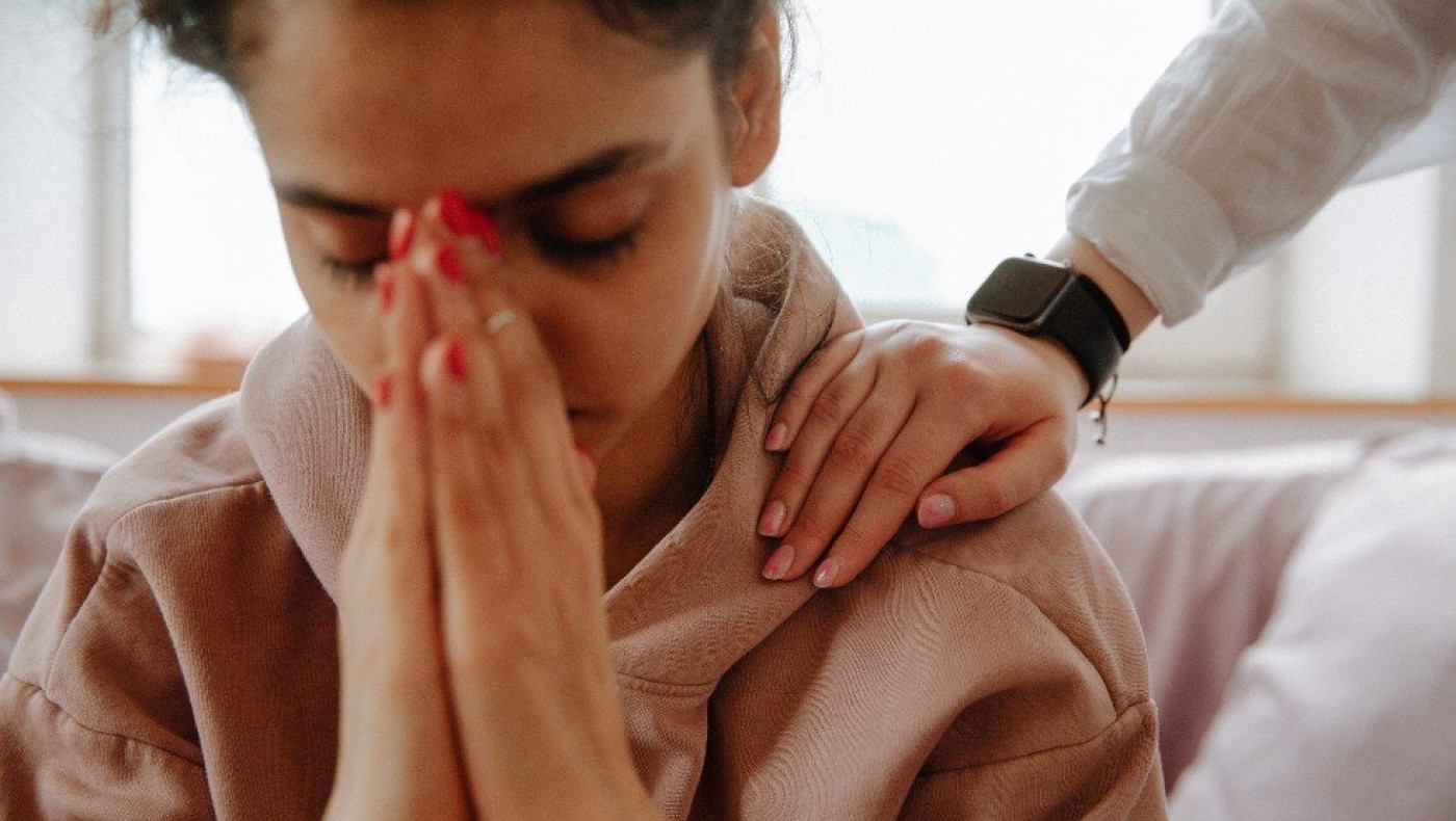 Κατάθλιψη: Σκέψεις και συμπεριφορές που μαρτυρούν ότι νοσείτε