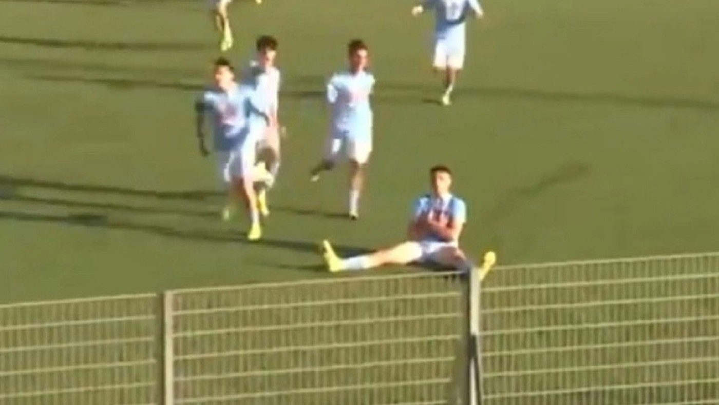 Νάπολι: Ο 16χρονος... Ντιέγκο σκόραρε με το χέρι και θύμισε Μαραντόνα