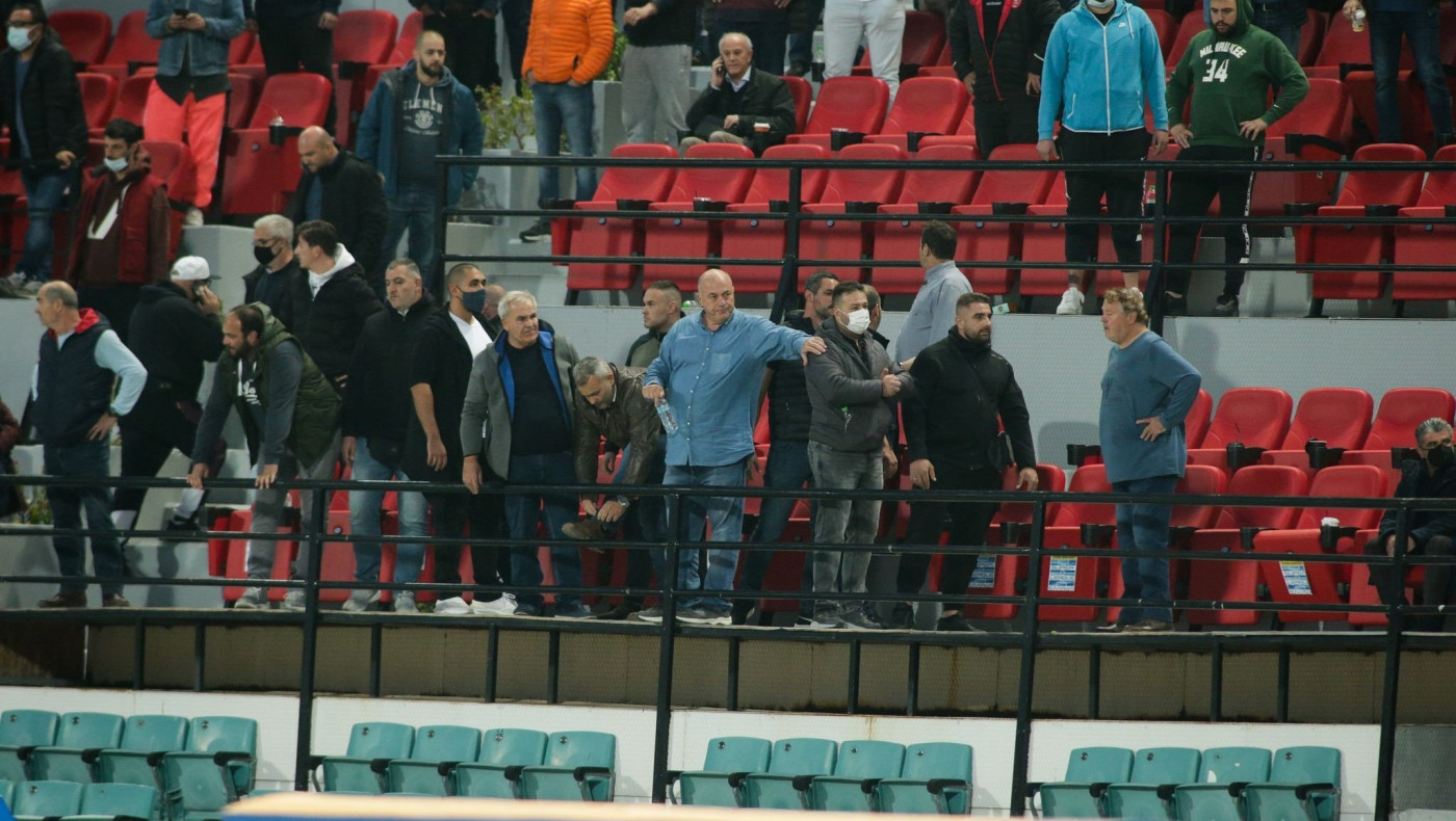 Θύρα 7: Στο πλευρό των οπαδών του Άρη για όσα έγιναν στο Βόλο, επίθεση σε Μπέο