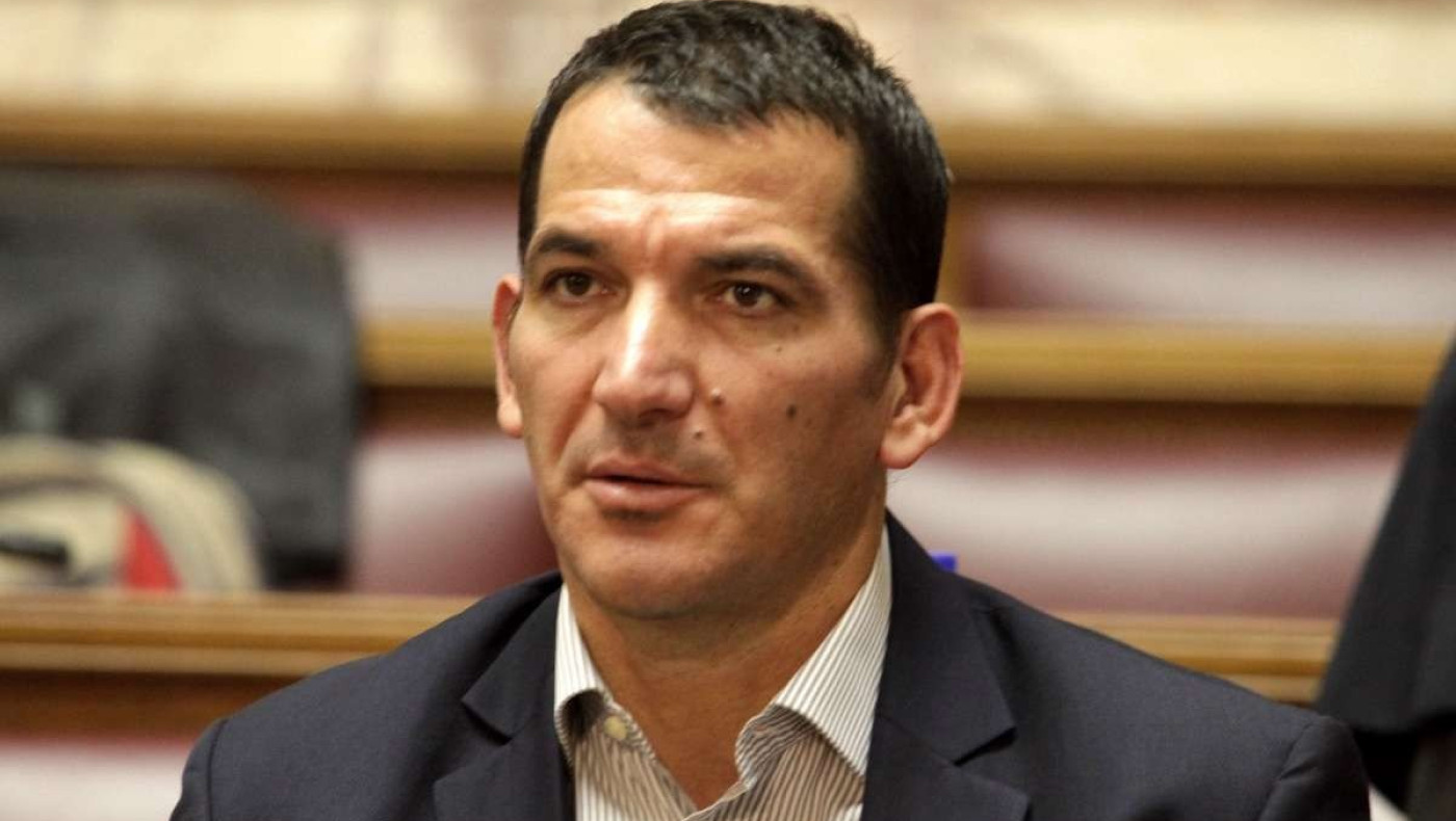 Αλβανικά ΜΜΕ: Στοχοποιούν τον Πύρρο Δήμα επειδή φωτογραφήθηκε με τους γονείς του Κατσίφα