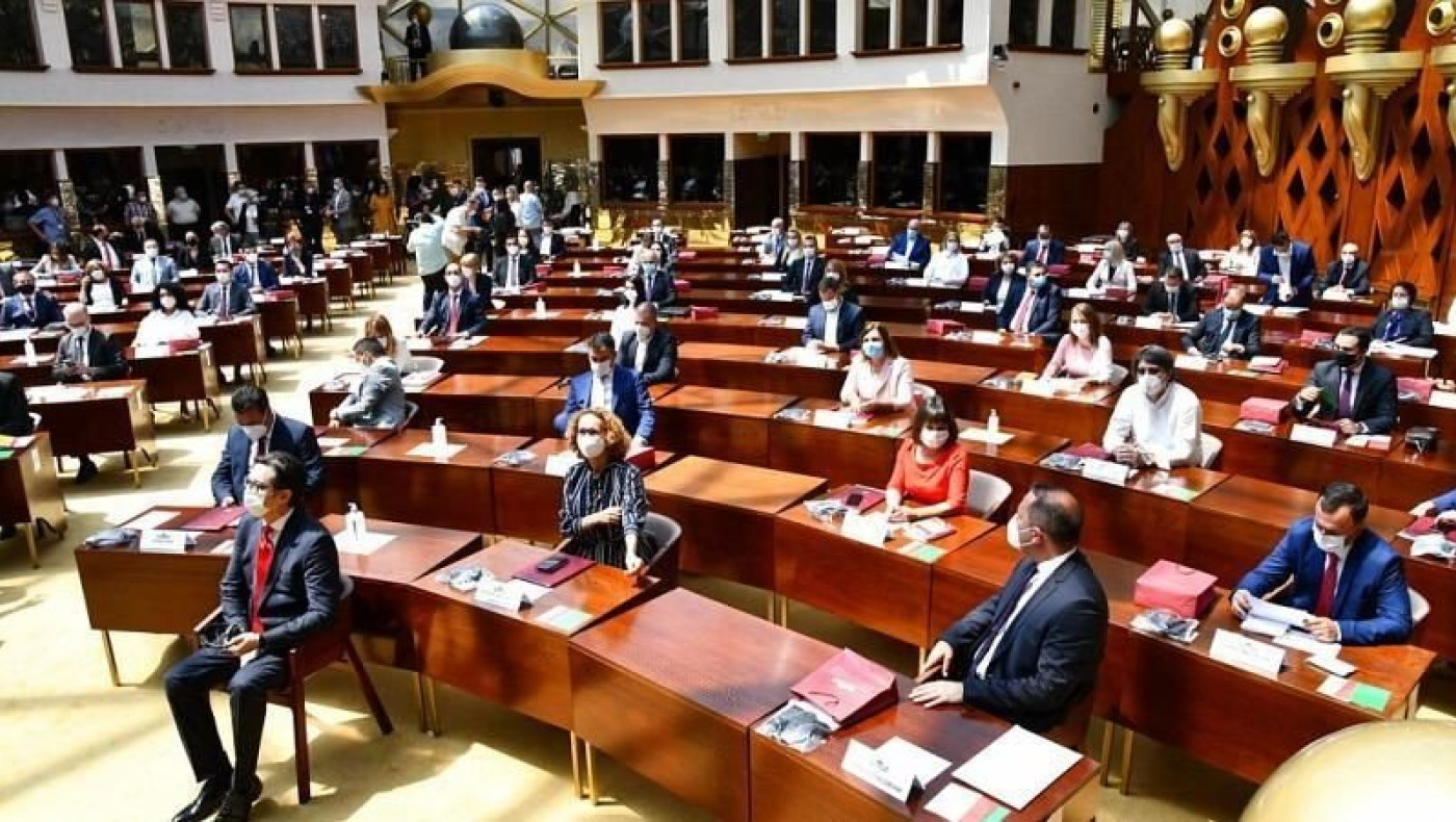 Ξεπέρασε την πρόταση μομφής ο Ζόραν Ζάεφ