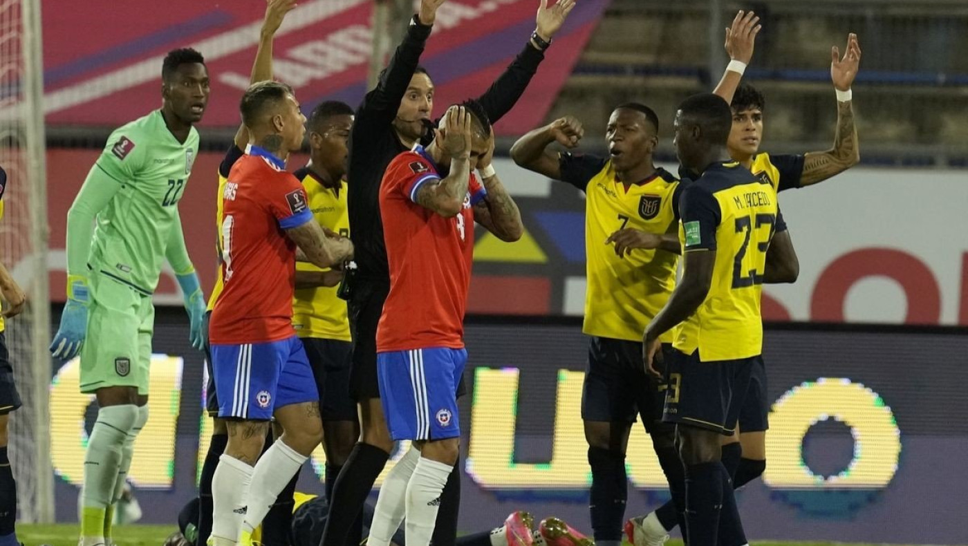 Χιλή - Εκουαδόρ: Η καρατιά του Βιδάλ στην καρωτίδα αντιπάλου