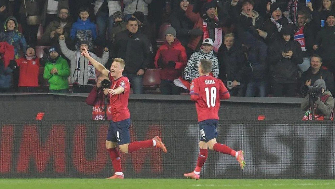 Νίκη των Τσέχων με γκολ του Μπράμπετς, οι «οράνιε» έστειλαν σπίτι της τη Νορβηγία