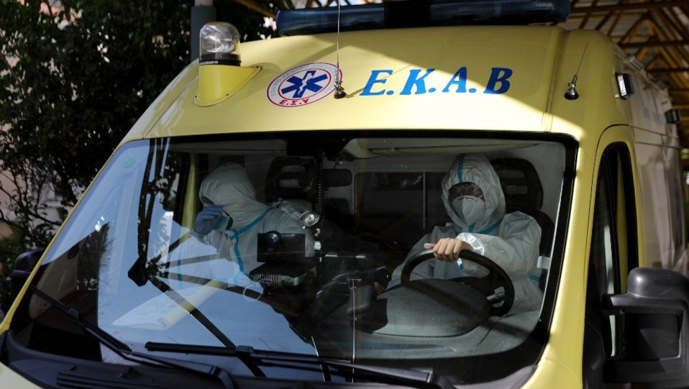 Καπραβέλος: «Να εφημερεύουν και ιδιωτικά νοσοκομεία, πεθαίνουν διασωληνωμένοι εκτός ΜΕΘ»