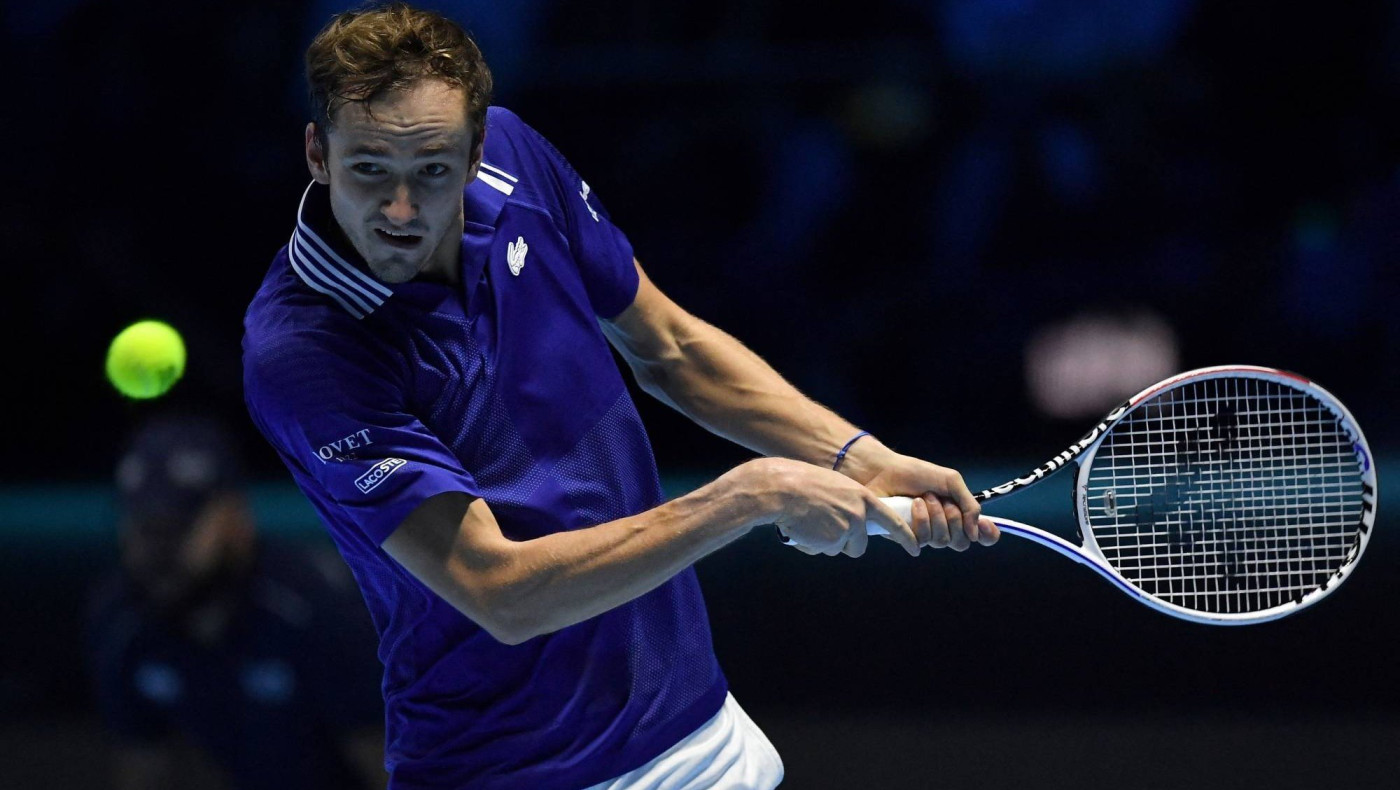 Με το δεξί Ζβέρεφ και Μεντβέντεφ, ρίχνεται στη... μάχη ο Τσιτσιπάς