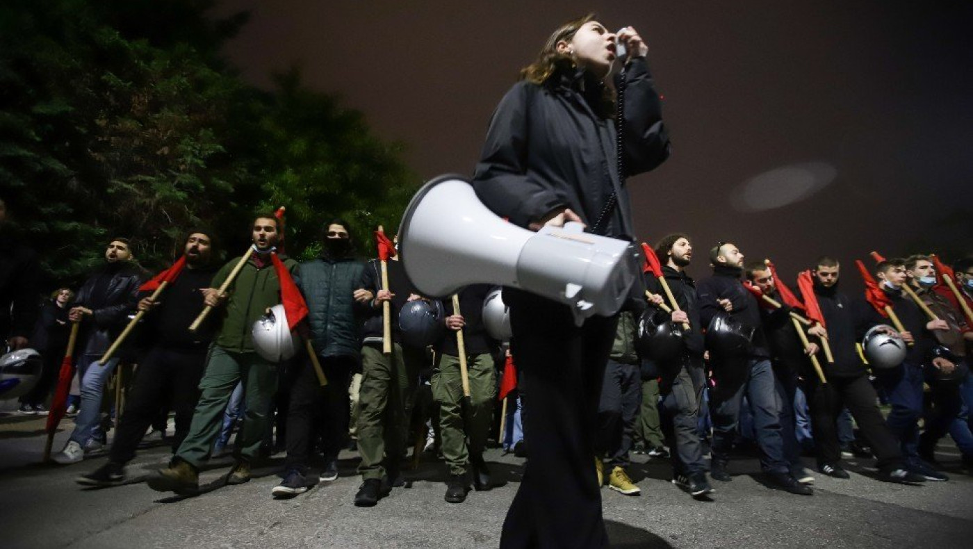 Πώς περιφρούρησαν την πορεία τους τα μέλη του ΠΑΜΕ (pic)