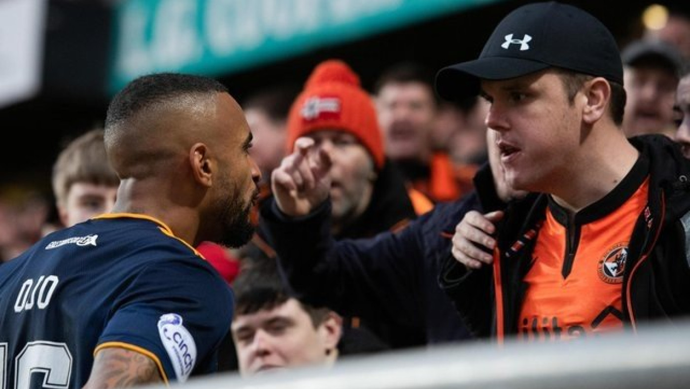 Οπαδός έσπρωξε παίκτη και ο διαιτητής τον απέβαλλε