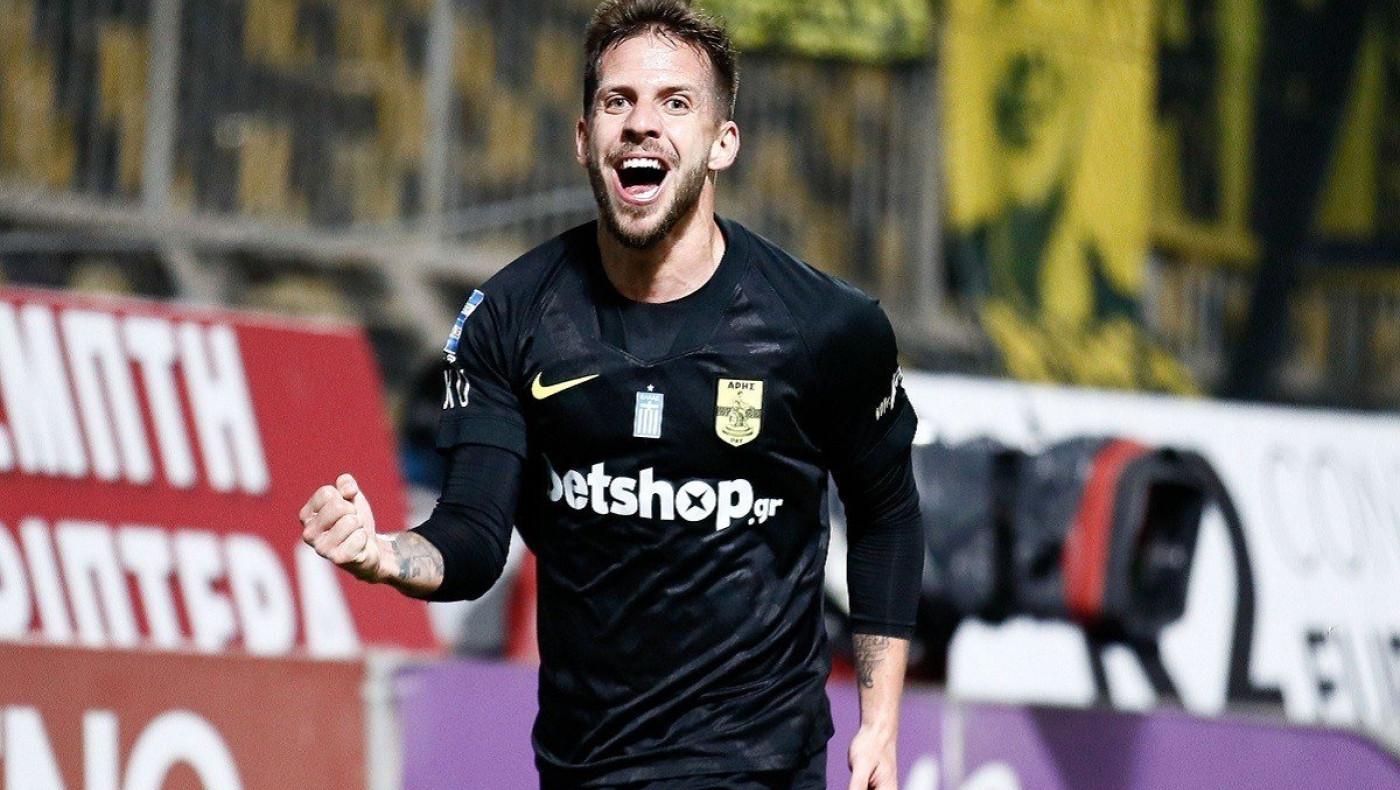 Στο… τραπέζι το σχέδιο των τριών χαφ