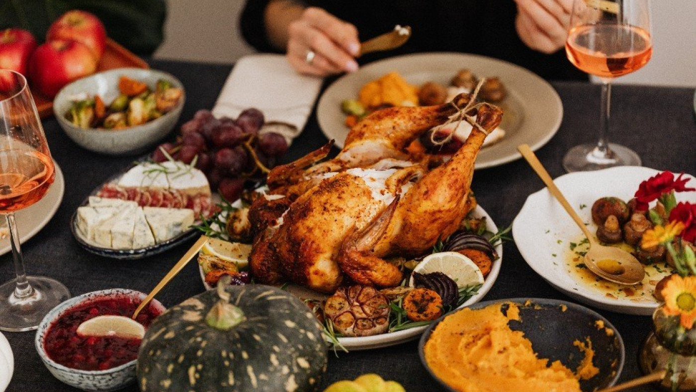 Χριστούγεννα-Πρωτοχρονιά: Γιατί δεν πρέπει να κάνεις δίαιτα τις γιορτές